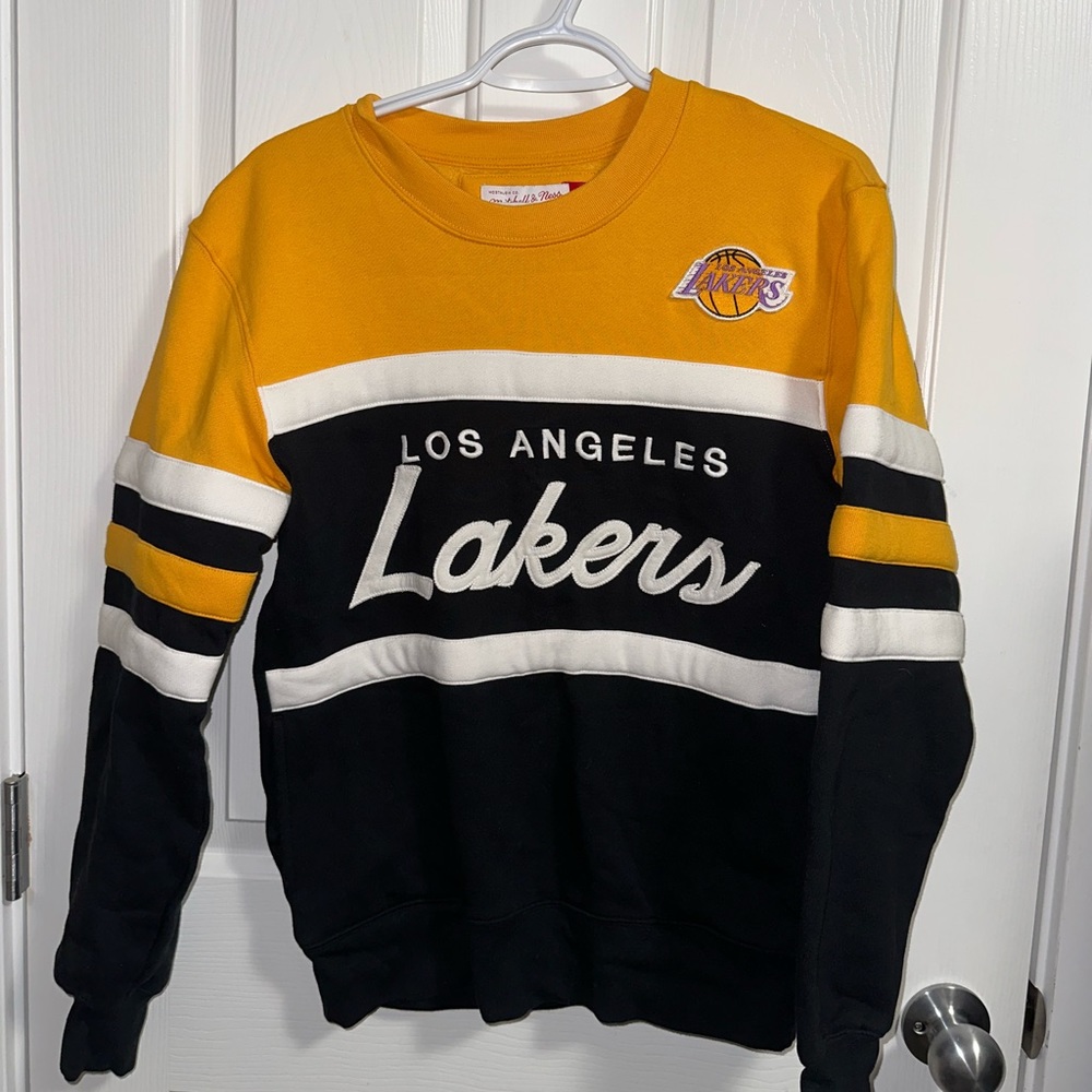 Lakers sweater